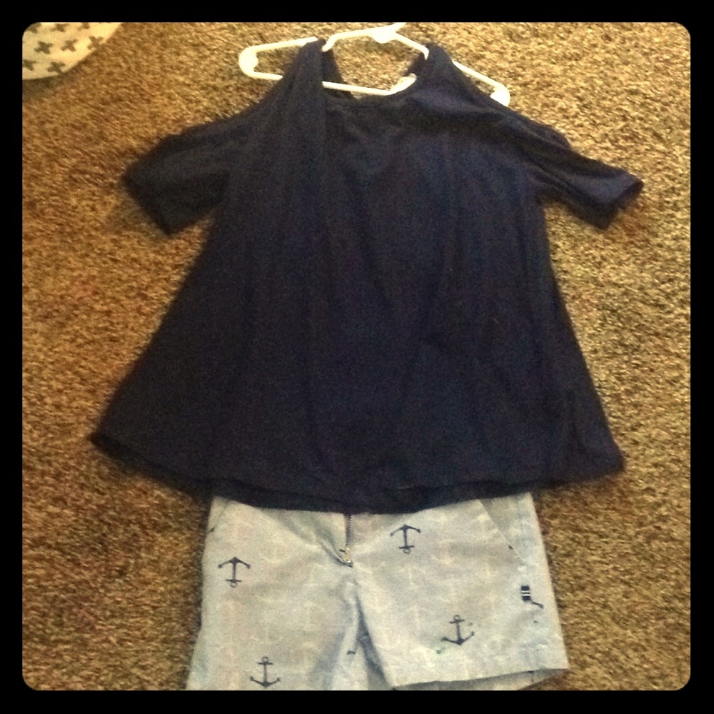 Cold shoulder and anchor bottom outfit